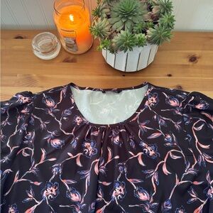 BloomChic Black Floral Pullover Lightweight Short Sleeve Top Size 3X 22/24